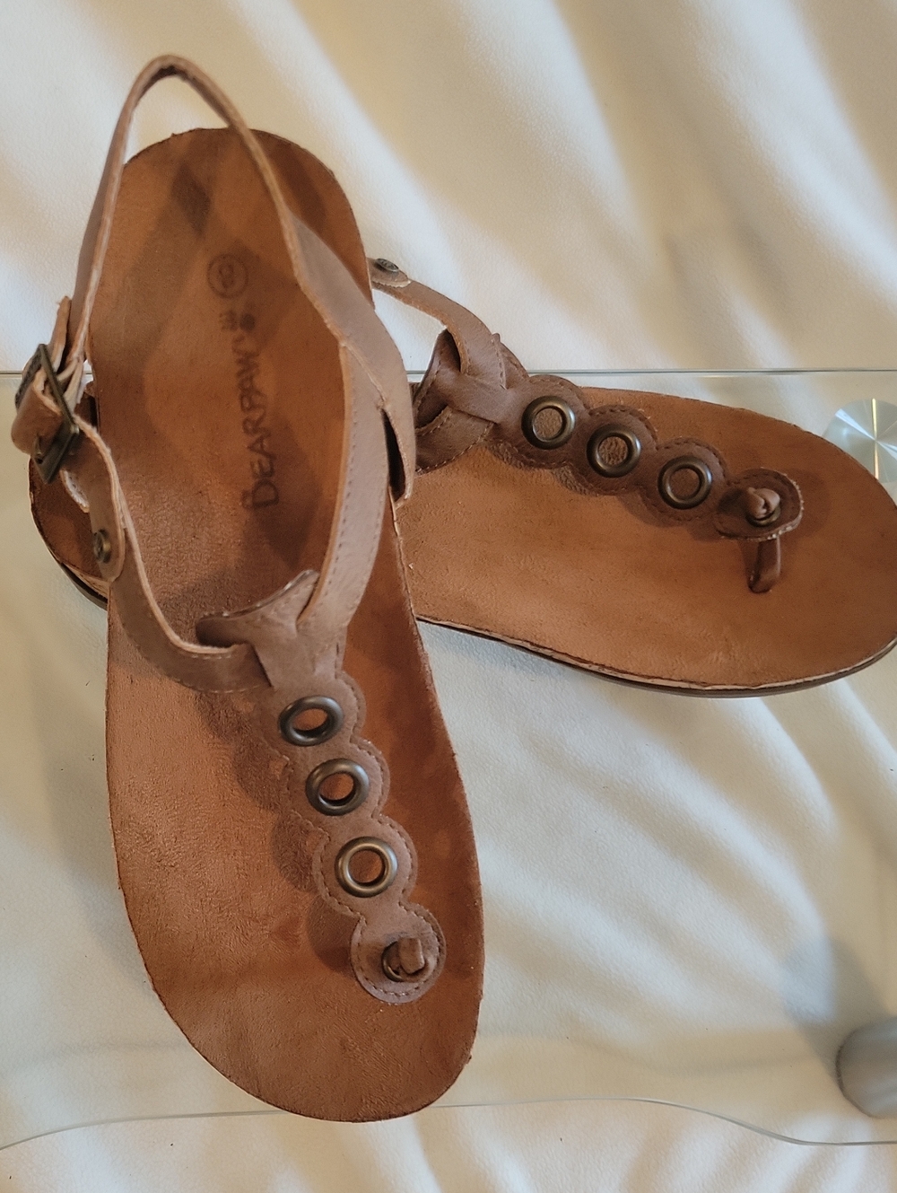 BearPaw Brown Leather T-Strap Sandals SZ 8 Worn Once!